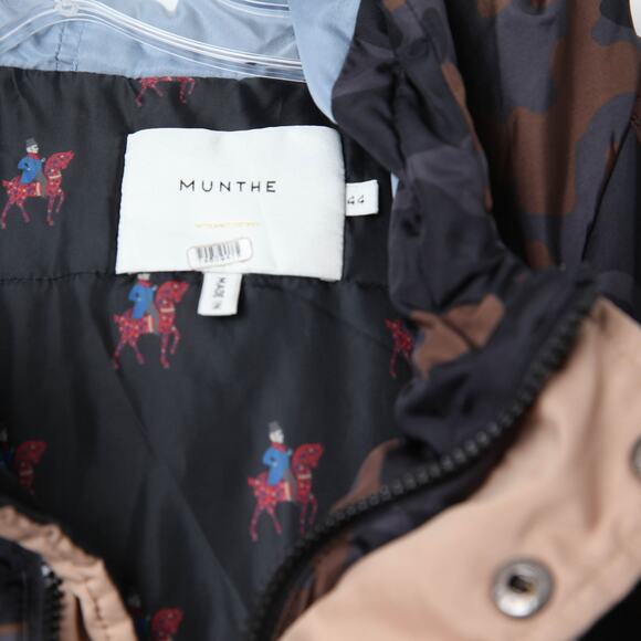 Munthe Navigate Coat in Camouflage - Picture 7 of 9